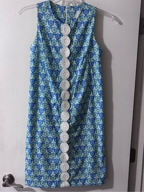 Love Lilly Blue Green Floral Geo Print Sleeveless Shift Dress w/ Crochet Trim